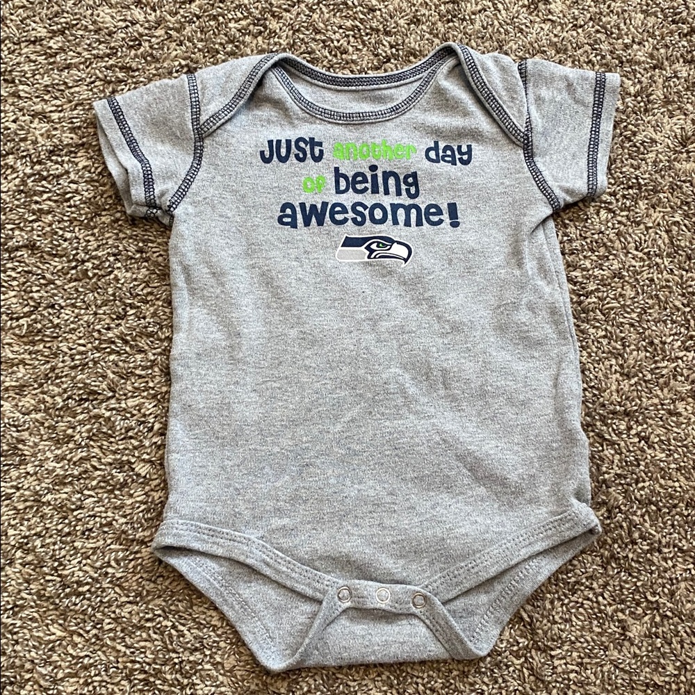 Seattle Seahawks Onesie Bundle 2 Pieces 18M - Picture 5 of 7